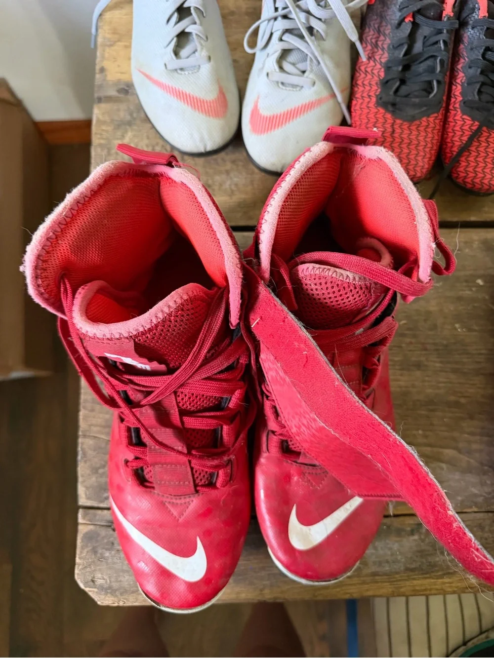 Nike Men's Red High-Top Football Cleats